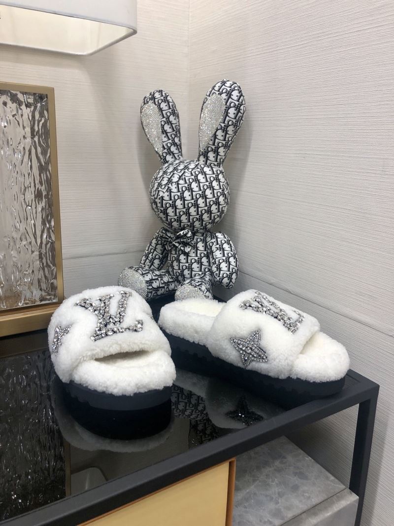 Louis Vuitton Slippers